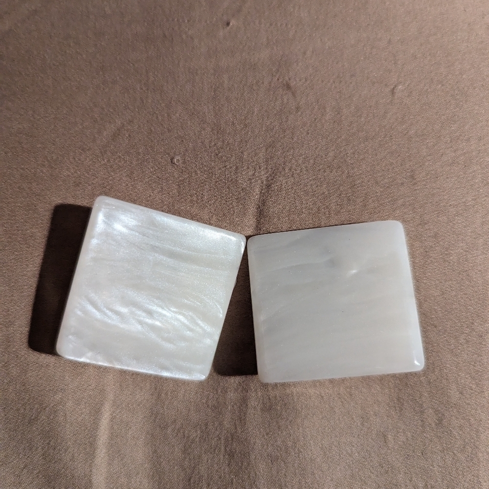 🤍 Vintage Square White Mother of Pearl like plastic clip on Earrings